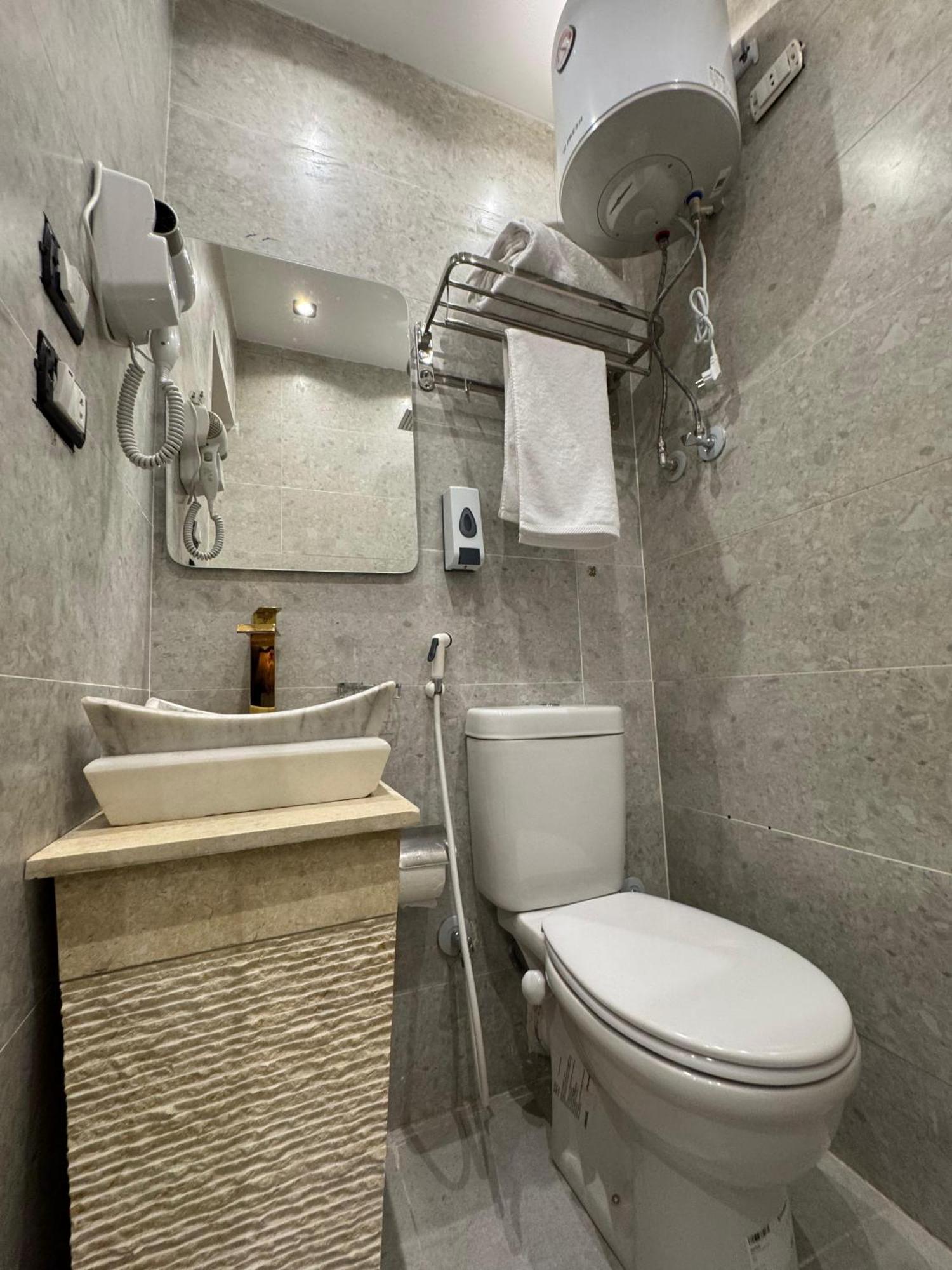New White Pyramids Inn Ghatati Exterior photo